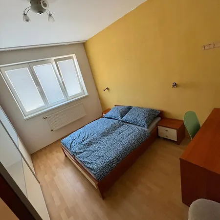 아파트 V Centre Mesta S Vyhladom Na Pesiu Zonu *