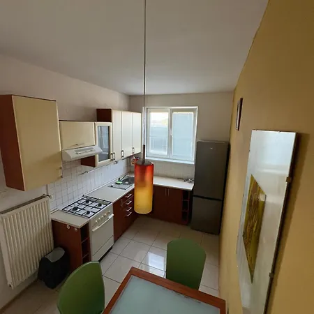 V Centre Mesta S Vyhladom Na Pesiu Zonu * 미칼로브체