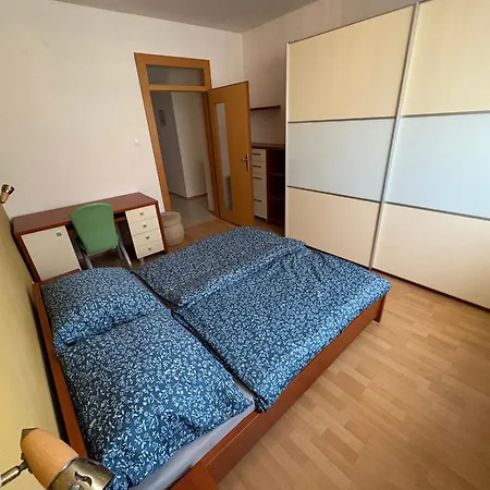 V Centre Mesta S Vyhladom Na Pesiu Zonu * Nagymihály